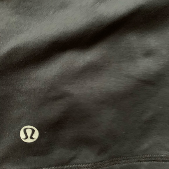 Lululemon tank top with built in bra, size 6. - Picture 5 of 5